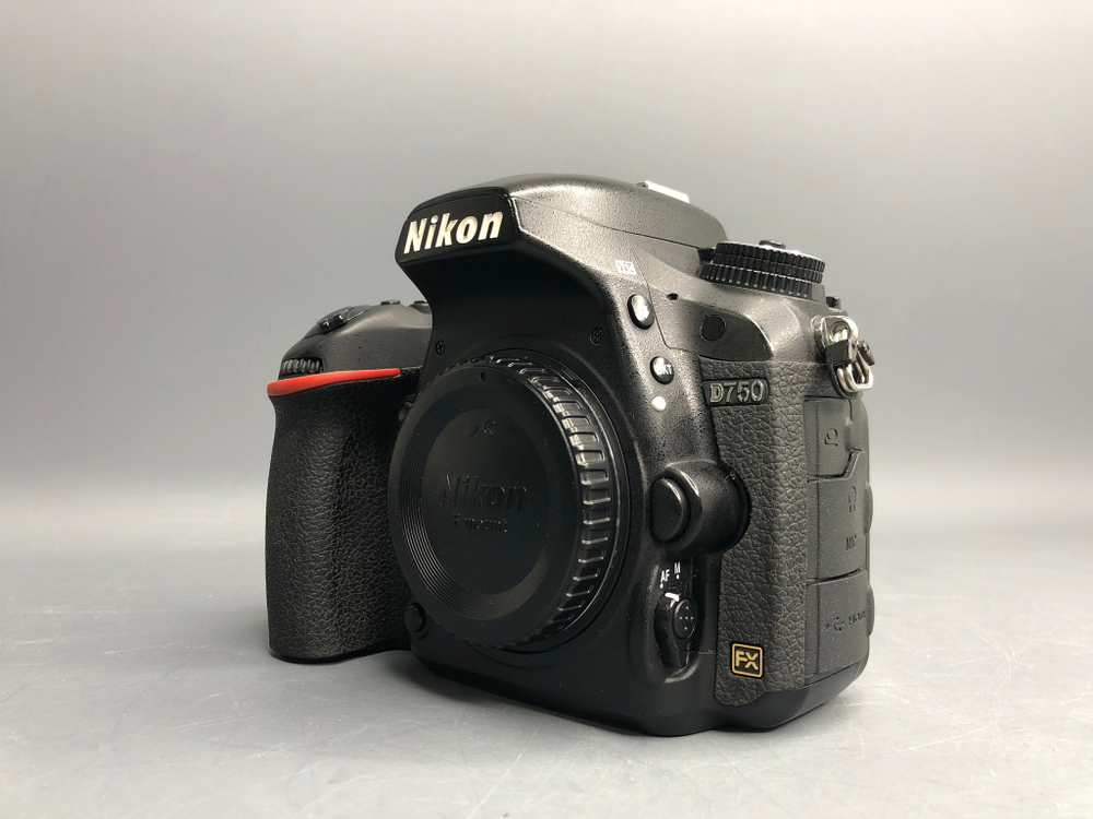 Nikon D750 145.700 кадров