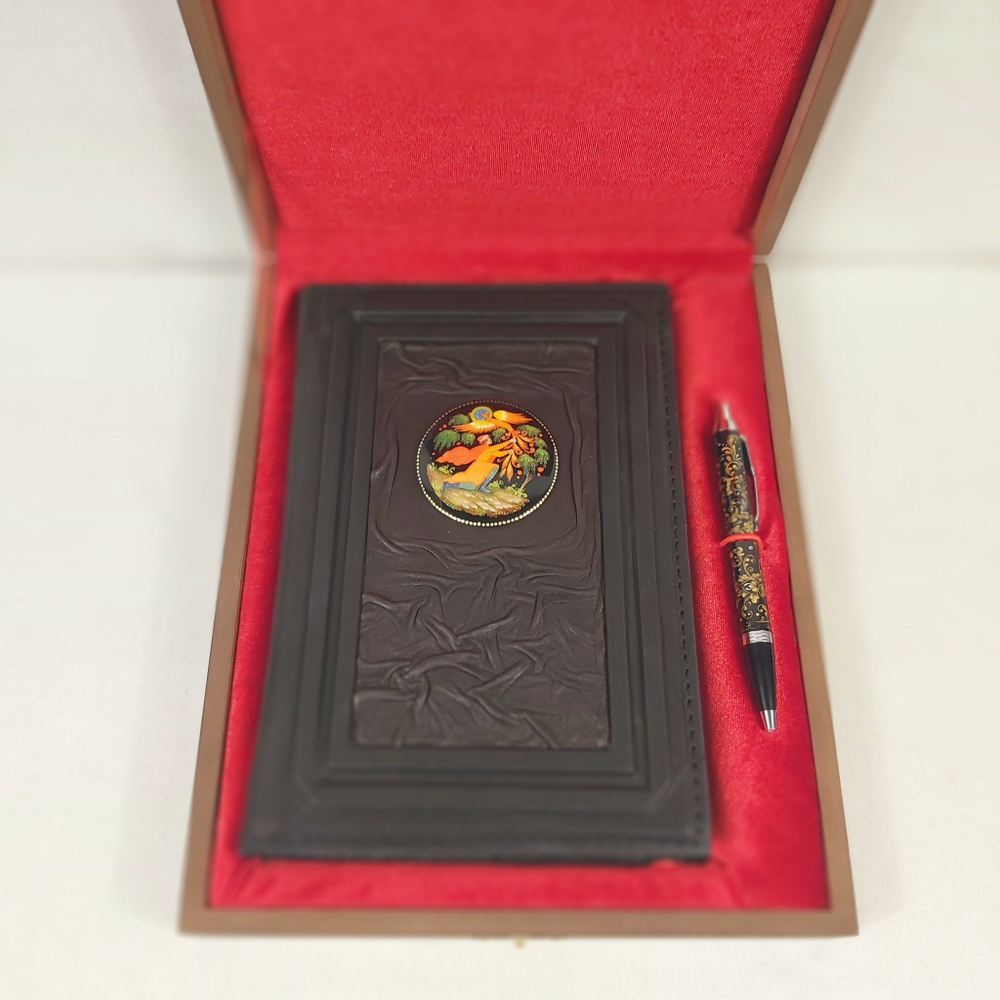 Ежедневник А5 "Иван-царевич и Жар-птица" (обложка из натуральной кожи) и ручкой с росписью Палех в футляре