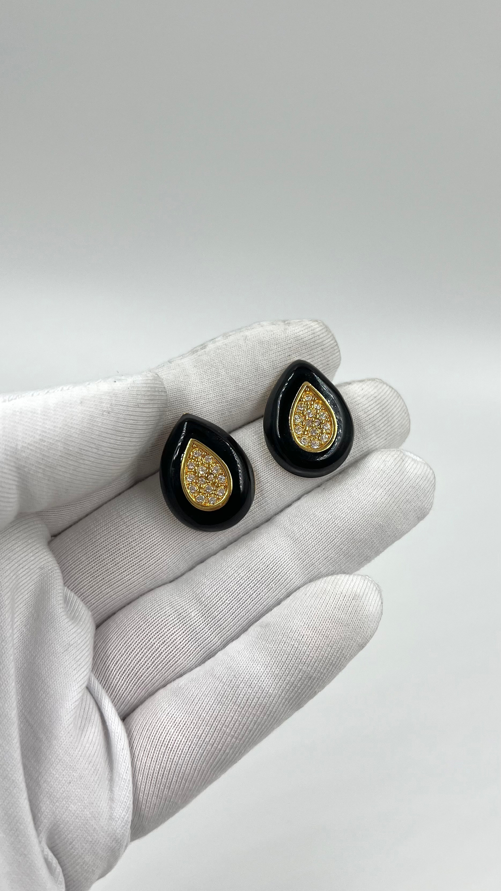 Серьги с чёрной эмалью и кристаллами Napier