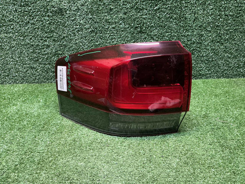 Фонарь левый внешний Toyota Land Cruiser 300 21-нв