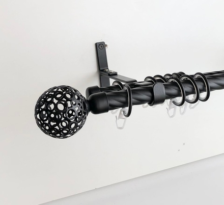 Карниз кованый витой для штор Шар ажурный эконом d20/16 двухрядный, цвет черный матовый