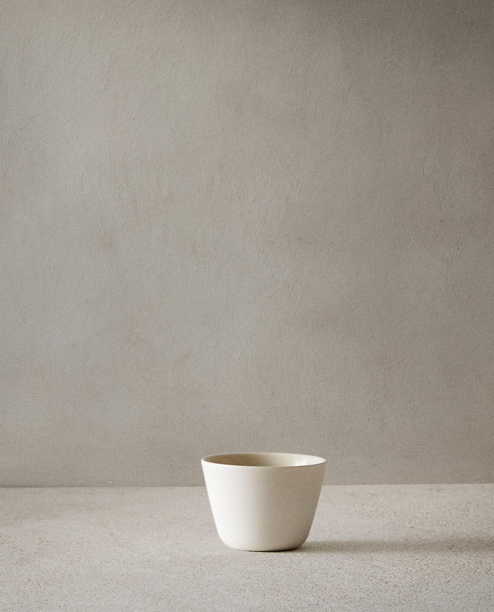 Zara Home чашка из фарфора, цвет бежевый, 9 см · 3265/207