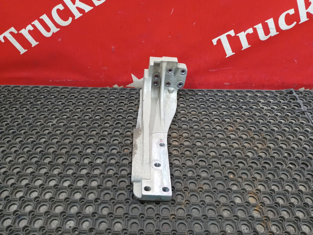 Кронштейн глушителя 2023г