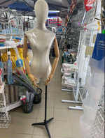 Манекен с шарнирными руками