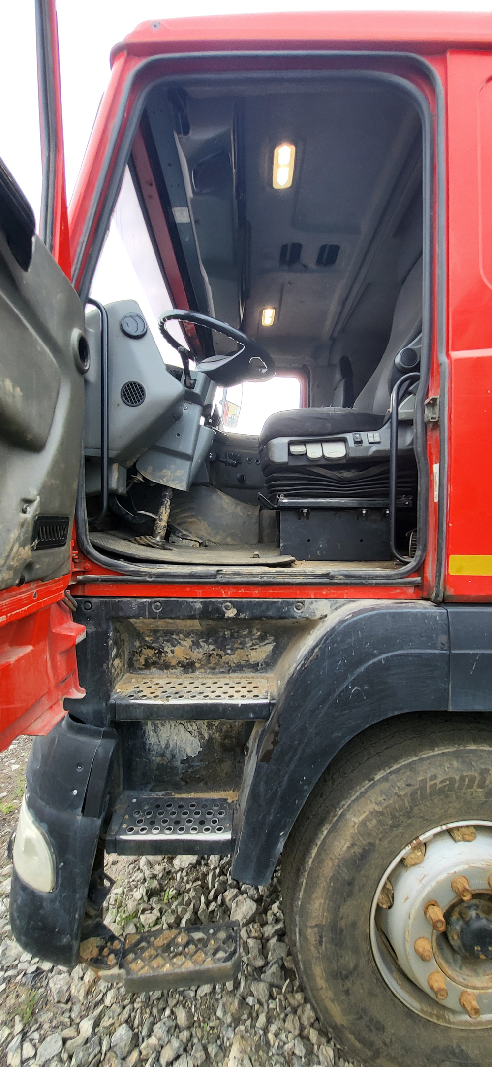 МАЗ 6501* 6x4 Самосвал 650128-8520-000 (Дизельный, 11,6 л, 423 л.с., МТ)