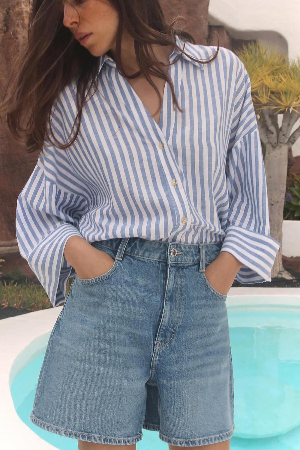 ZARA РУБАШКА ИЗ СМЕСОВОГО ЛЬНА С ШИРОКИМИ РУКАВАМИ, СИНИЙ/БЕЛЫЙ