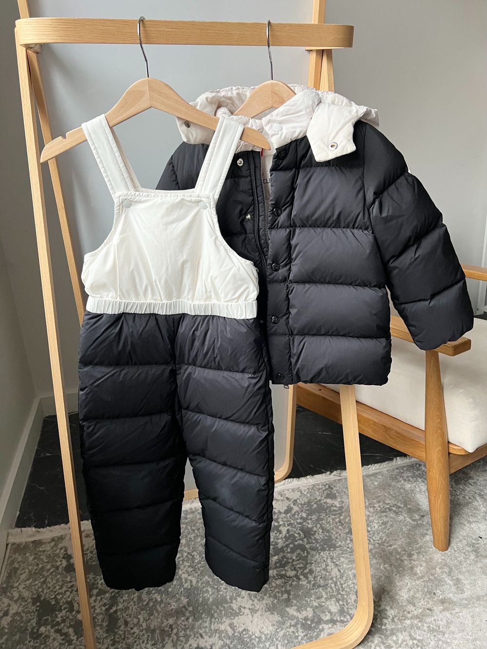 Пуховый костюм Moncler, 98