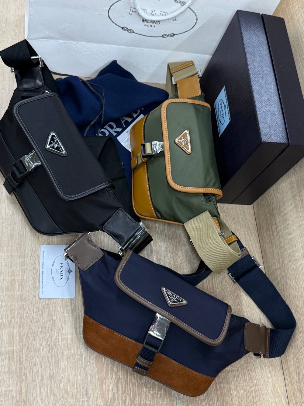 Поясная-нагрудная сумка Prada