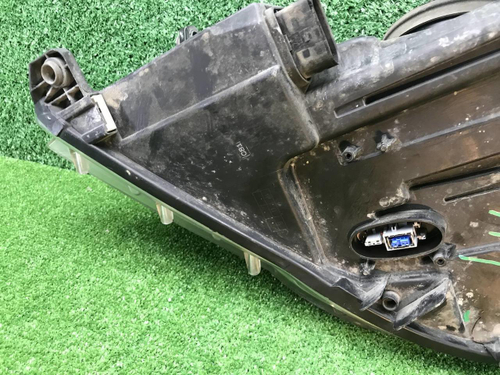 Фара правая VW Tiguan 1 (2007-2011) ксенон