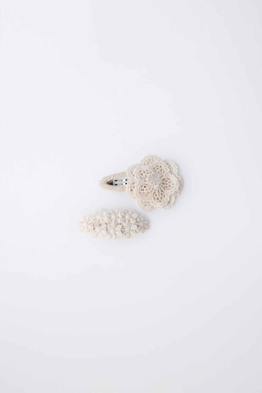 ZARA НАБОР ИЗ 2 ЗАКОЛОК С ЦВЕТАМИ, ЭКРЮ