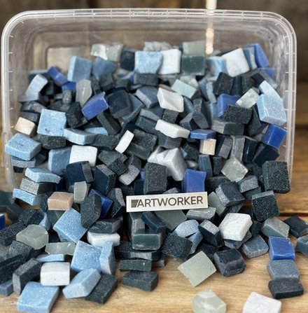 Смальта колотая разноформатная синих оттенков, 1.3 кг