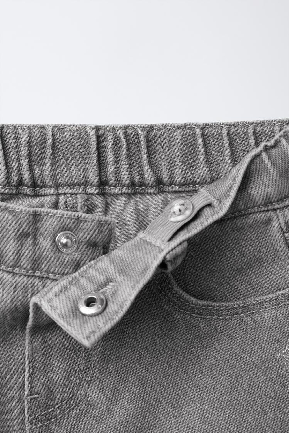 ZARA ДЖИНСЫ-КЮЛОТЫ С БОКОВЫМИ ЗВЕЗДАМИ, СЕРЫЙ