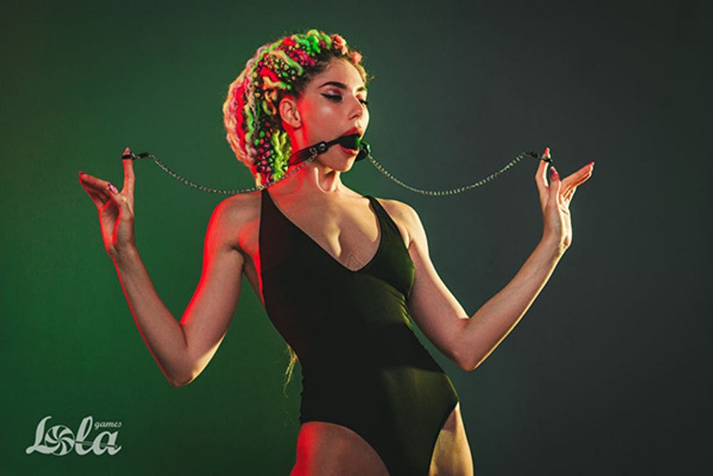 Силиконовый кляп-шар 4см с зажимами на соски Lola Games Party Hard Hentai 1150-01lola