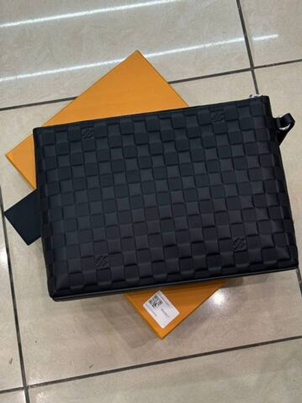 Клатч Louis Vuitton