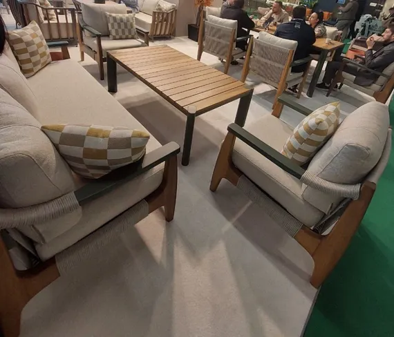 Комплект уличной мебели Elif из алюминия и дерева ироко, 2 кресла, диван и столик