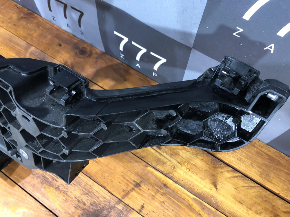 Панель передняя Целая Kia K900 2 18-22 БУ Оригинал 64101J6000