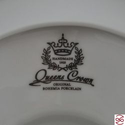 Блюдо квадратное на ножке Queen's Crown Охота красная 32*32 см