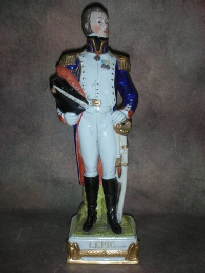 Статуэтка. Фарфор. Солдат. Маршал Наполеона. Луи Лепик. Scheibe-Alsbach. Германия