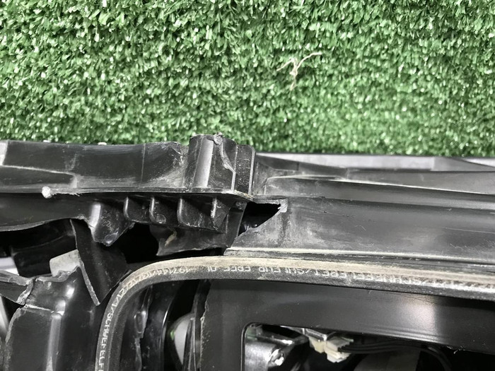 Битая Фара правая Mercedes A W177 (2018-2022) LED