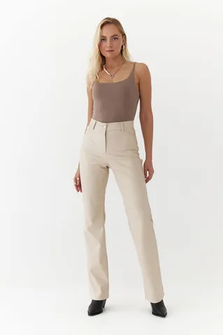 Майка на бретелях  из бамбука цвета тауп