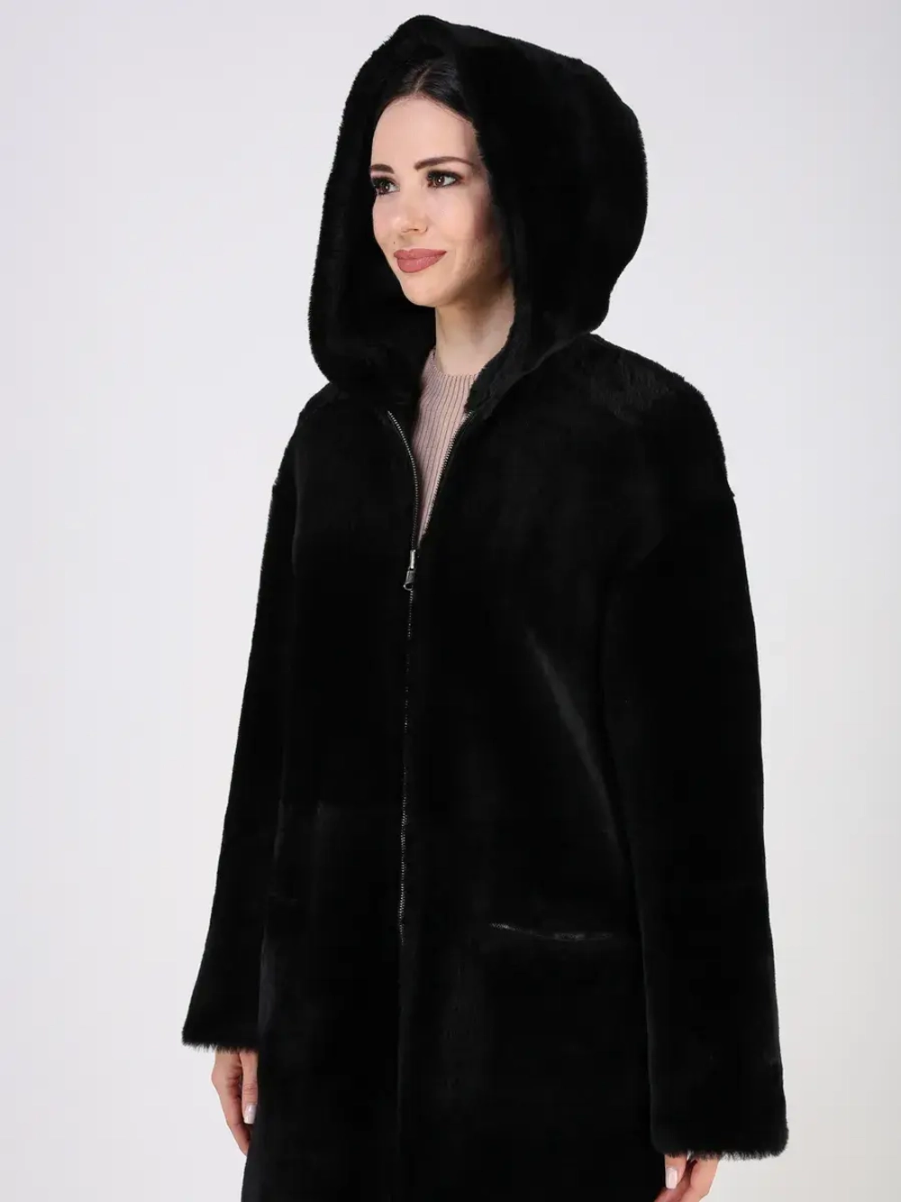 Дубленка зимняя натуральная с капюшоном шуба