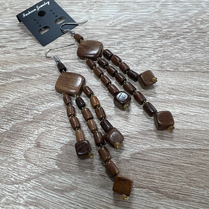 Серьги Ромб с кубиками, цвет коричневый, дерево 19x85 мм