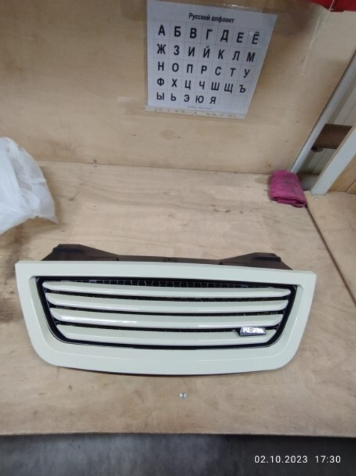 Облицовка радиатора Daewoo Nexia N150 Молочная (12U) (NBN)