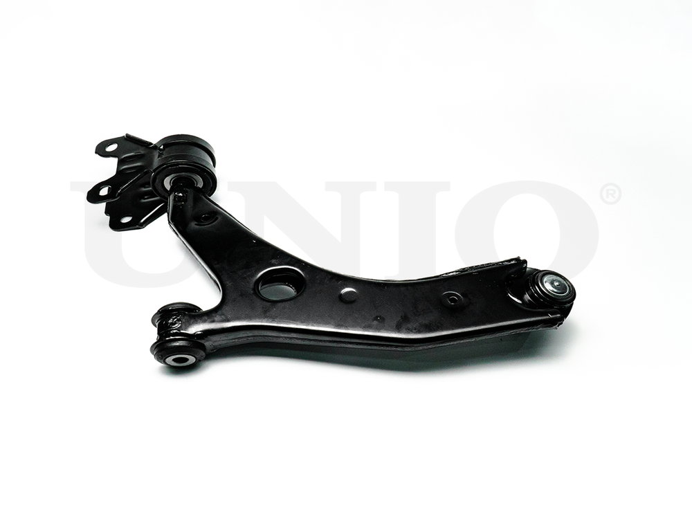 Рычаг подвески поперечный передний нижний правый UNIO SSP-40081