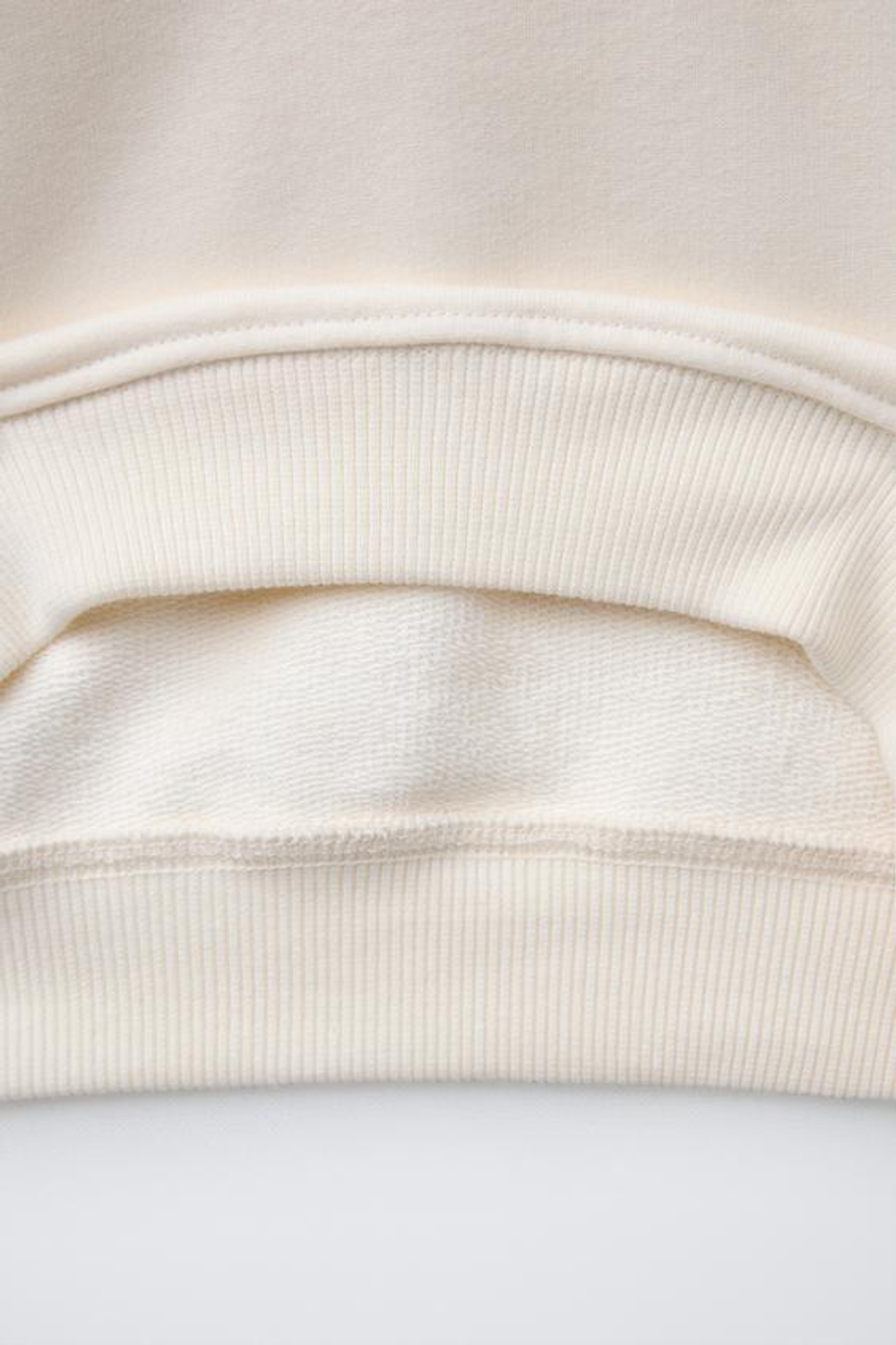 ZARA ХУДИ С НАДПИСЬЮ, ЖЕЛТОВАТО-БЕЛЫЙ