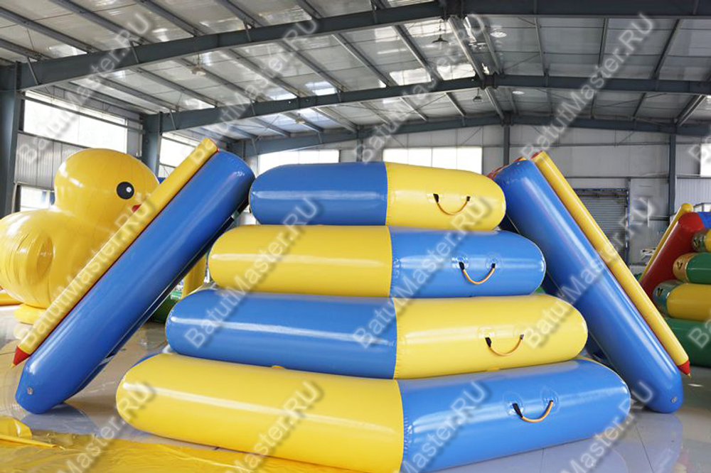 Надувной водный аттракцион "Веселые ярусы" сине-желтый 5*4*2 м