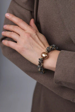 Браслет Византия биколор: золото и графит с карамельной плоской жемчужиной
