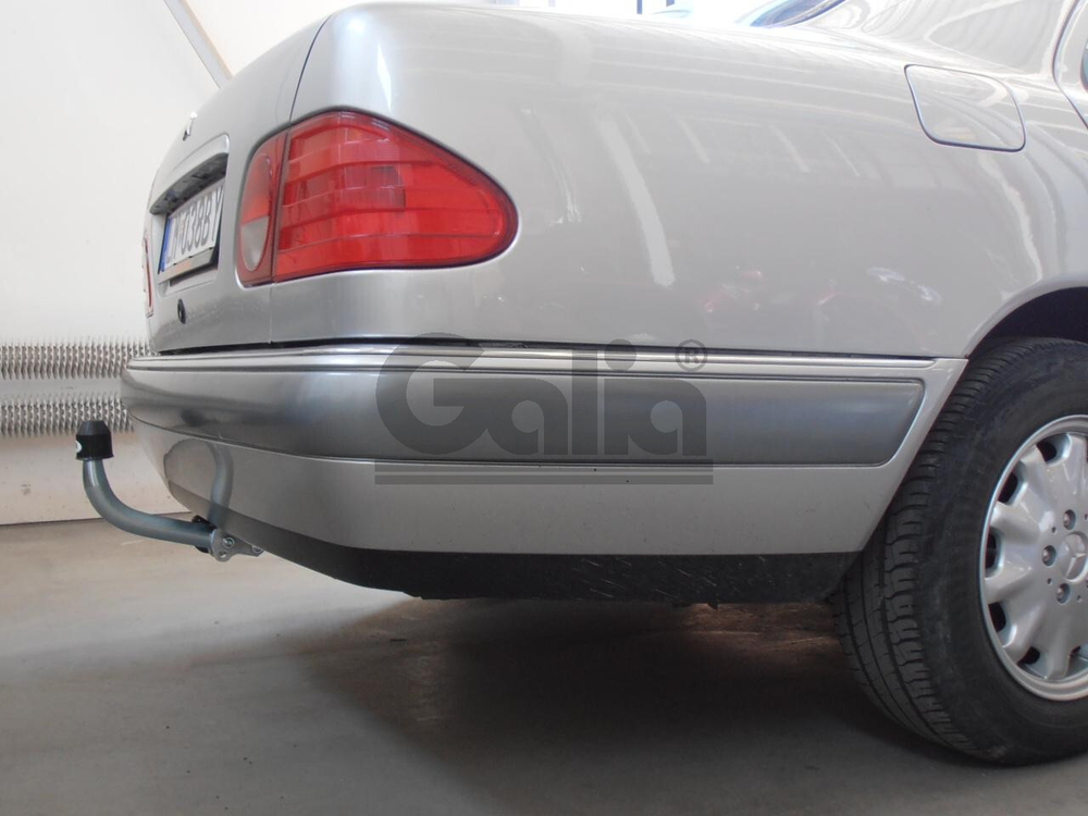 Оцинкованный фаркоп на Mercedes E-Class w210 седан 1995-2002 (без электрики), Galia M026A