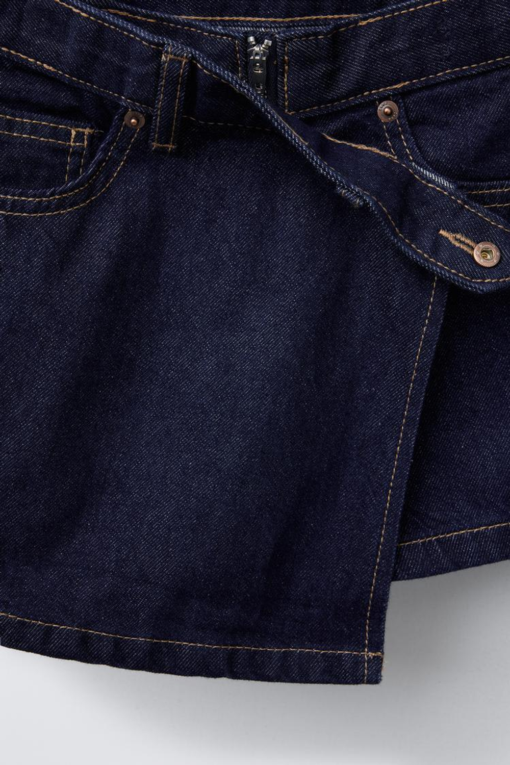 ZARA ДЖИНСОВАЯ ЮБКА-ШОРТЫ, ТЕМНО-СИНИЙ