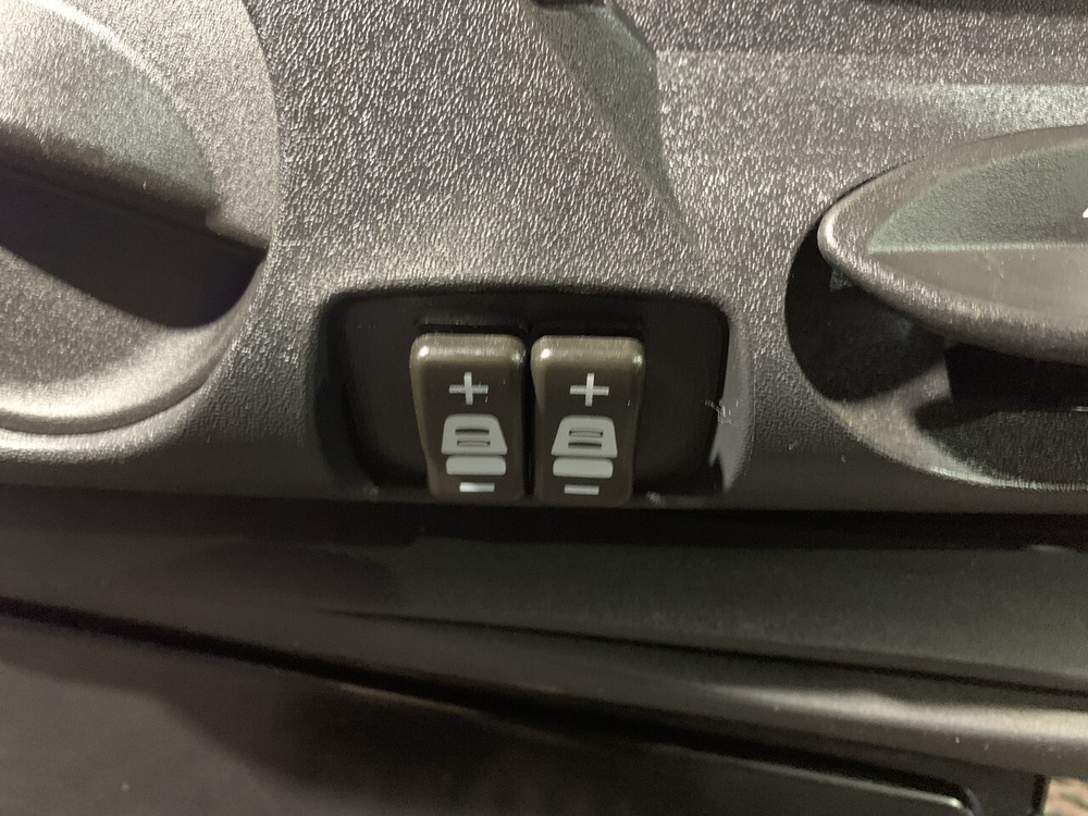 Сиденье пассажирское пневматическое 2024г