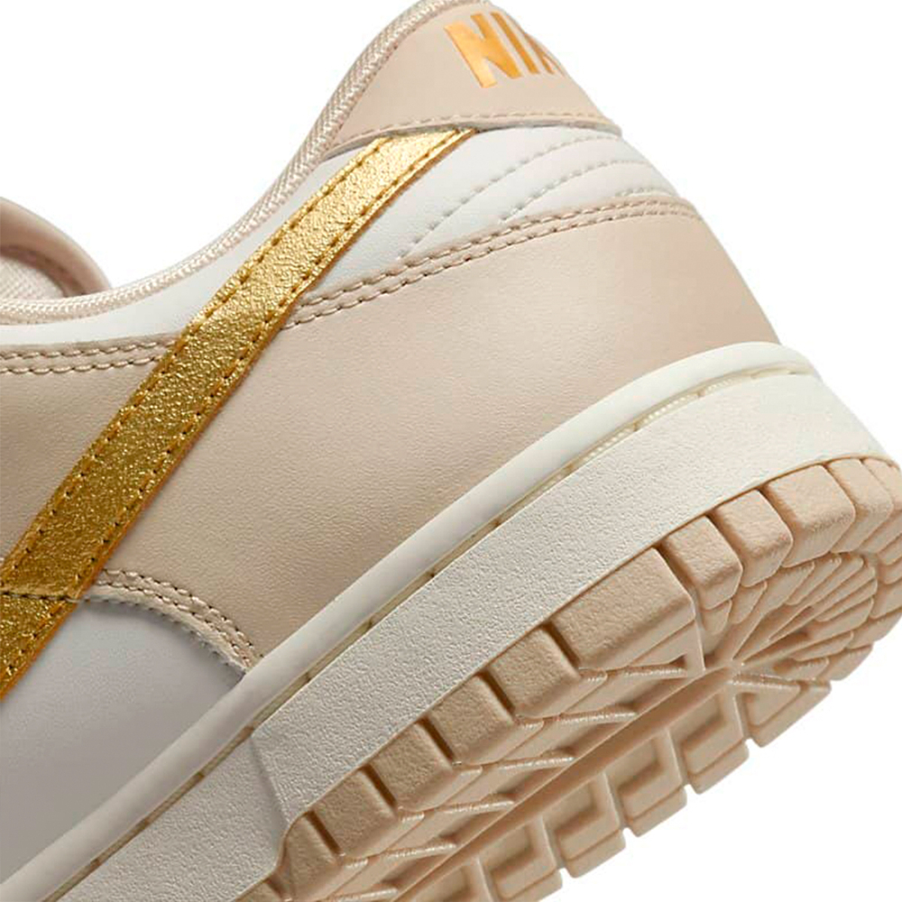 DUNK LOW “GOLD SWOOSH”