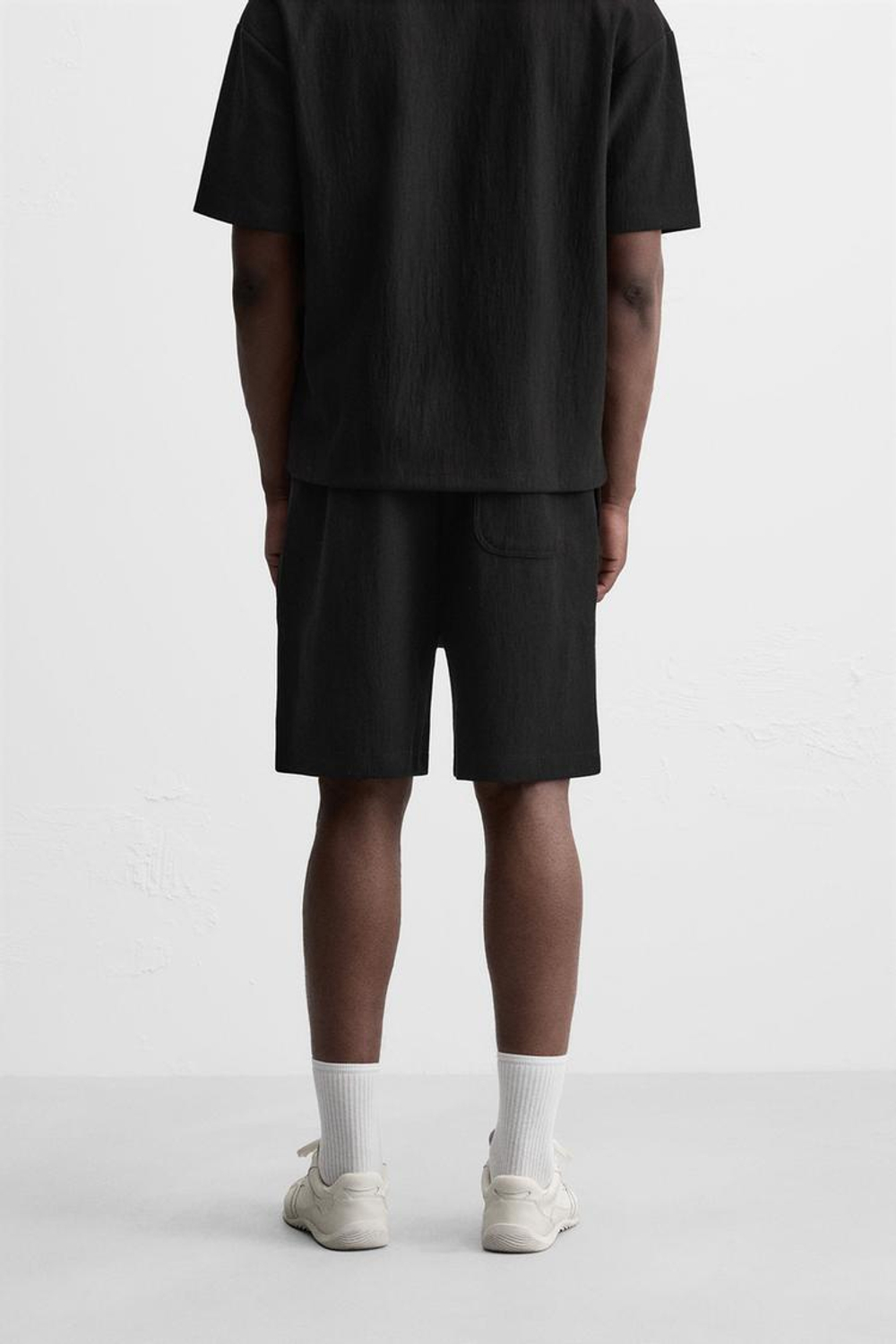 ZARA ШОРТЫ-ДЖОГГЕРЫ ИЗ РЕЛЬЕФНОЙ ТКАНИ, ЧЕРНЫЙ