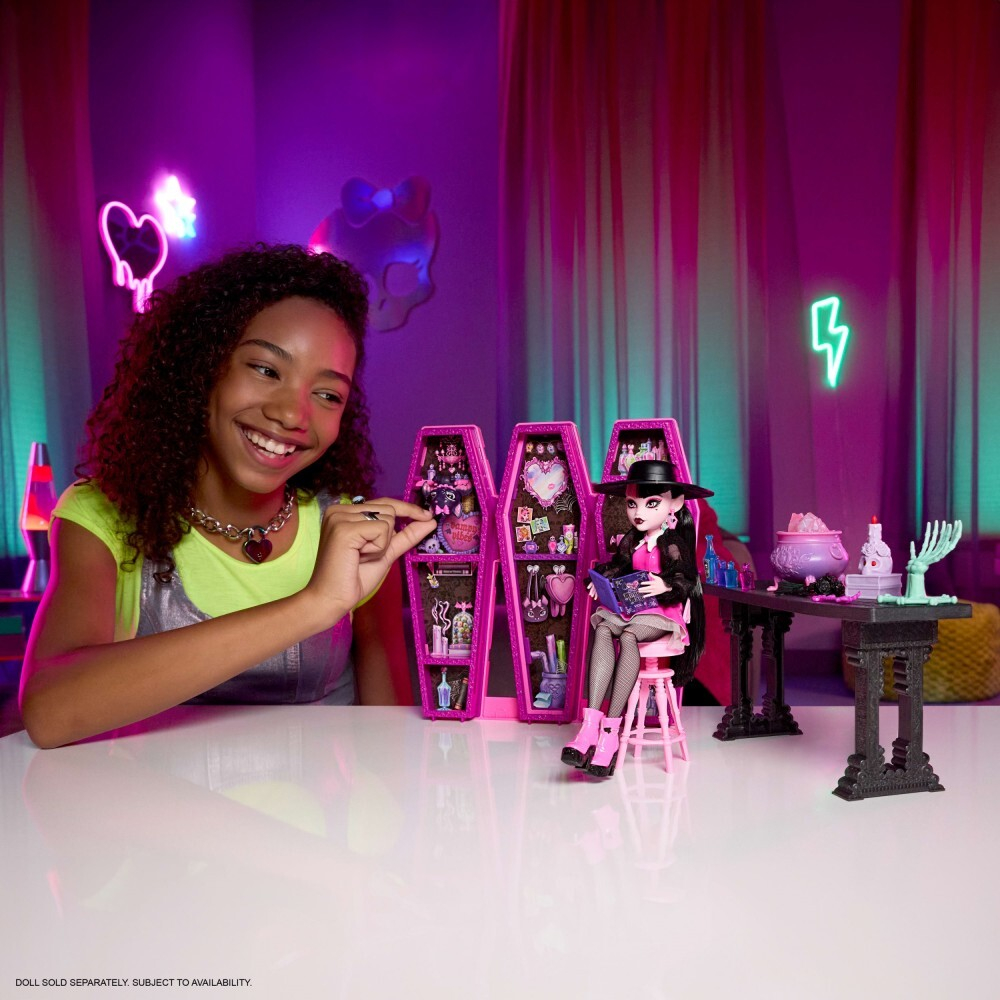 Monster High - Тайная комната зелий Дракулауры + аксессуары JBF15