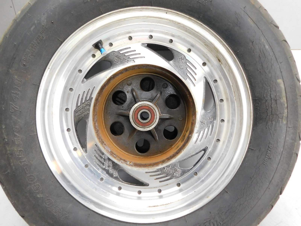 колесо заднее Suzuki Desperado 400 VK52A