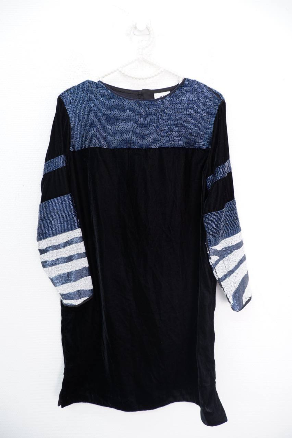 Платье H&M с пайетками 42 размер