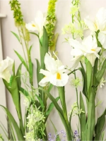 Напольная композиция из искусственных растений и цветов