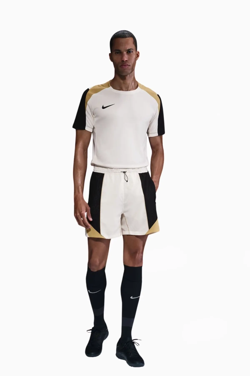 Шорты Nike Strike+