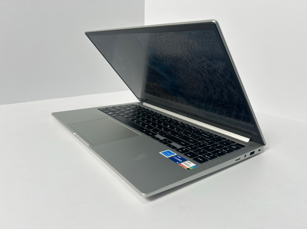 Ноутбук Samsung Galaxy book NP750 (NP750XDA-KD1US) 15.6"/Intel Core i5 1135G7/RAM 8GB/SSD 256 GB/Intel Iris Xe graphics/1920х1080/IPS/Windows 10/Подсветка кл-ры: нет/серебристый. Состояние: A2