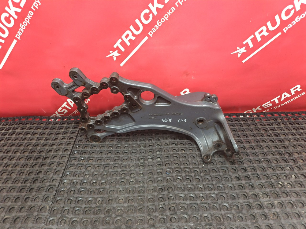 Кронштейн рессоры передний правый