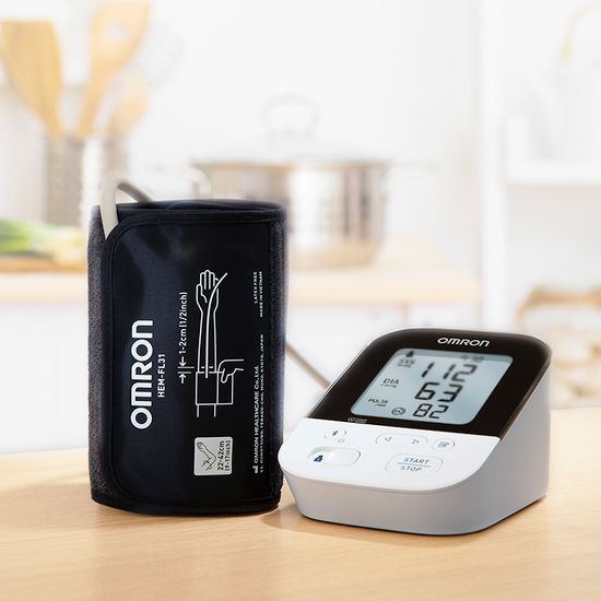 Тонометр Omron автоматический на плечо M4 Intelli IT, манжета Intelli Wrap 22-42 см, подключения к смартфону, HEM-7155T-EBK