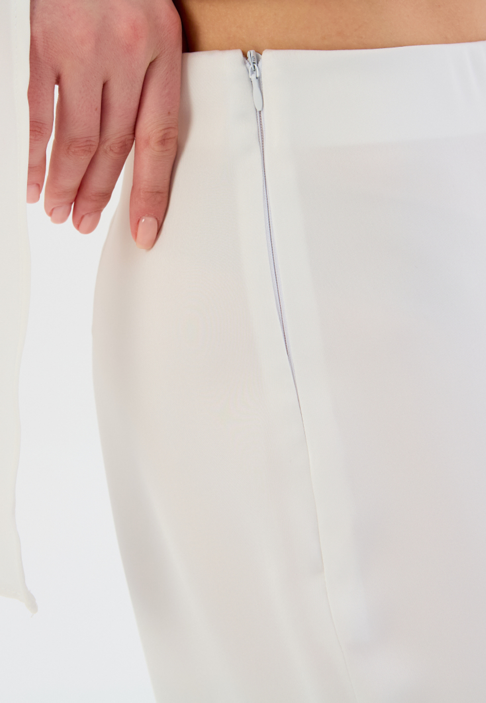 Брюки летние на резинке белые