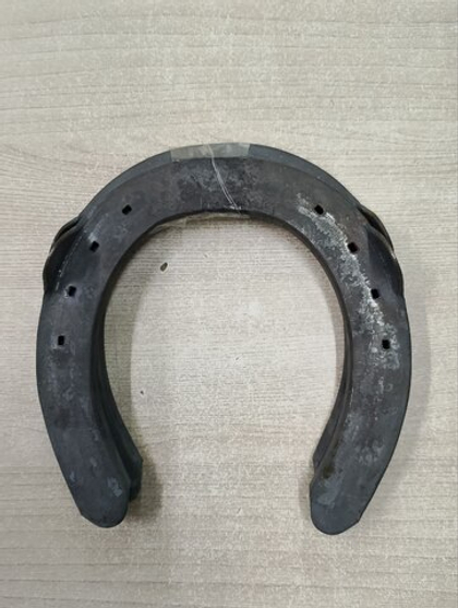 Подковы верховые передние №4, 2 зацепа (2 шт)