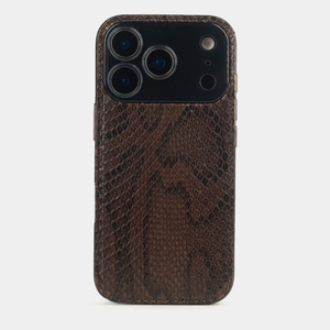 Чехол-накладка для iPhone 17 Pro из кожи питона, темно-коричневого цвета
