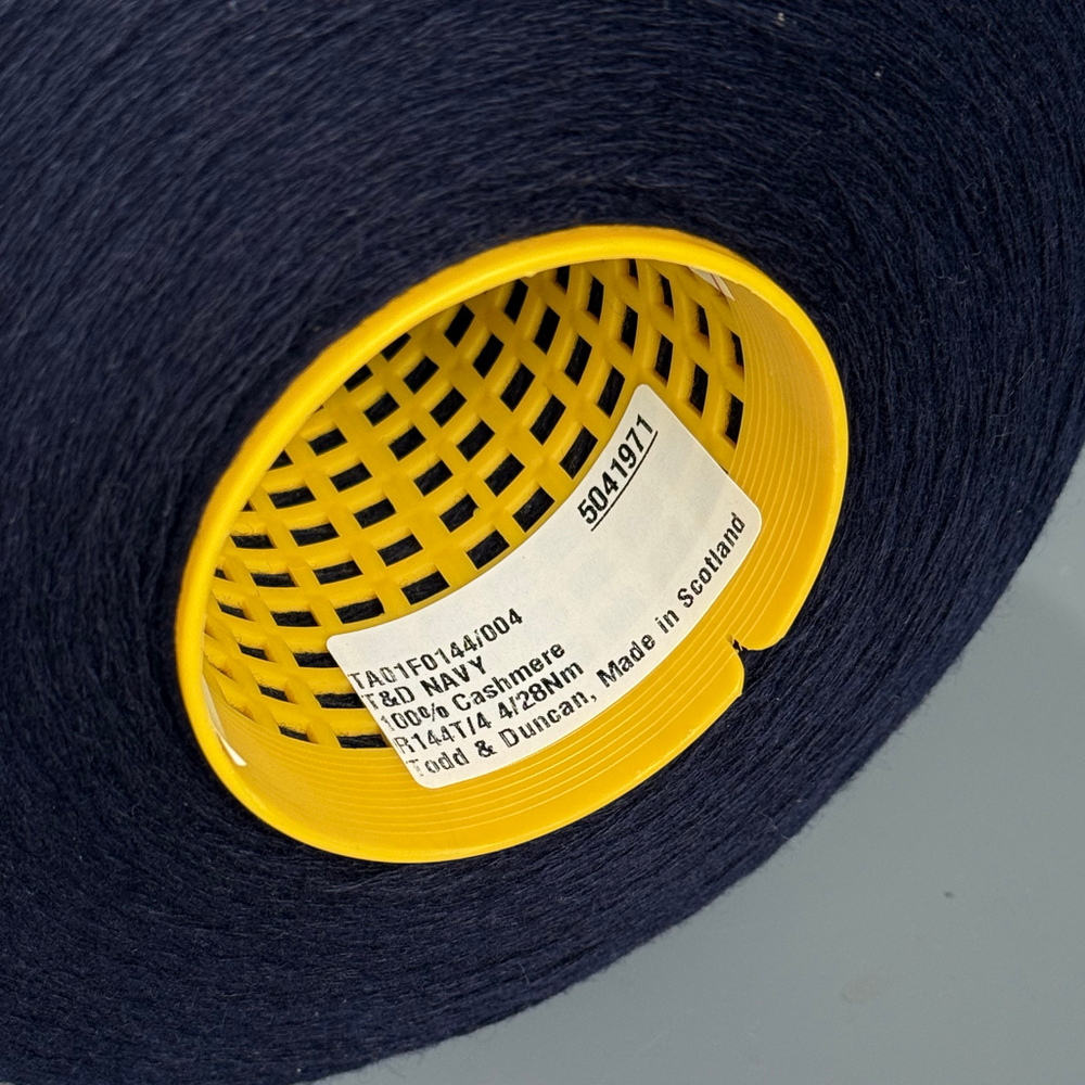 Пряжа Todd&Duncan Cashmere 4/28 (100% кашемир), 700м/100гр, синий нави