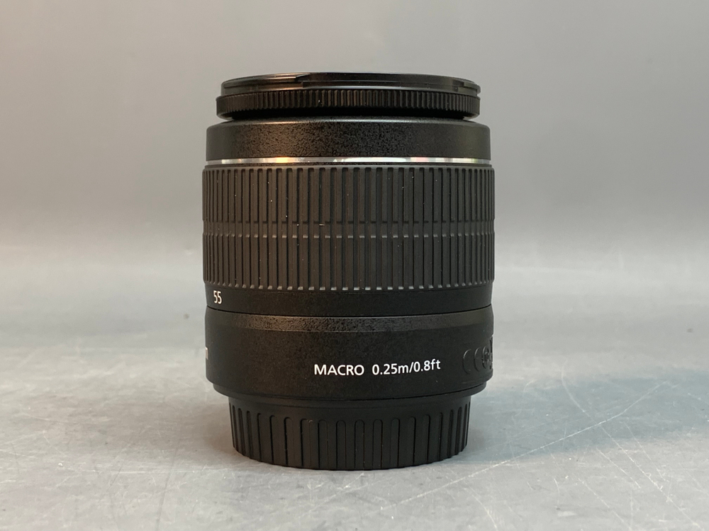 Canon 2000D Kit 18-55mm 3.5-5.6 III 150 кадров