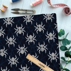 Ткань мембрана серые пауки на тёмно-синем фоне